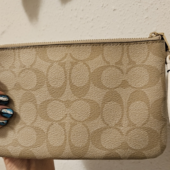 Coach Double Zip, Large Wristlet - Picture 8 of 8